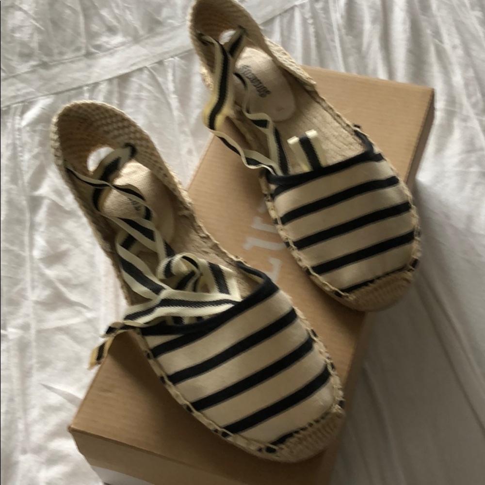 Brand new Soludos classic sandal stripe size 5.5